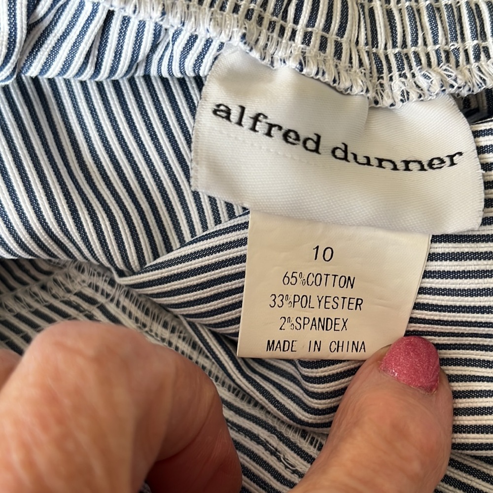 Alfred Dunner Cropped Pants - Picture 4 of 5